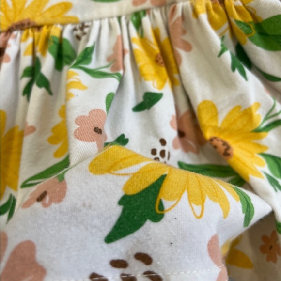 Eleanor rose daisy ruffled top - Picture 3 of 6